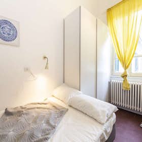 Private room for rent for €780 per month in Milan, Via Paolo Bassi