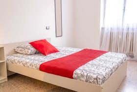 Private room for rent for €717 per month in Milan, Via Gran San Bernardo