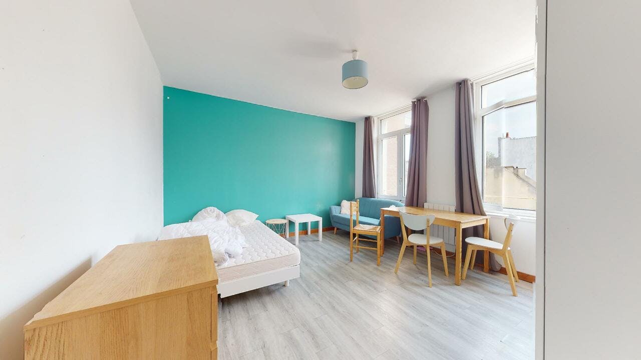 Private room for rent on Rue de Wazemmes, Lille