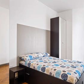 Private room for rent for €865 per month in Milan, Via André-Marie Ampère