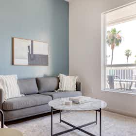 公寓 正在以 $2,981 的月租出租，其位于 Los Angeles, Fedora St