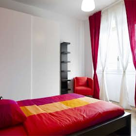 Privé kamer for rent for € 615 per month in Milan, Via Giuseppe Bruschetti
