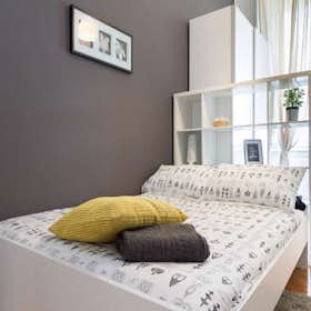 Private room for rent for €835 per month in Milan, Via Carlo Farini