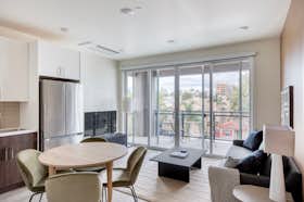 公寓 正在以 $3,285 的月租出租，其位于 San Diego, Arizona St