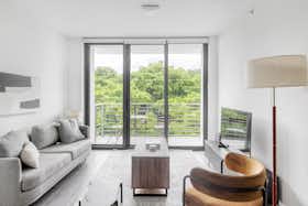 Mieszkanie do wynajęcia za $1,785 miesięcznie w mieście Miami, NE 7th Ave