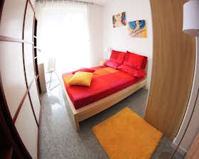 Private room for rent for €815 per month in Milan, Via Don Carlo Gnocchi