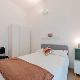 Chambre privée à louer pour 530 €/mois à Turin, Via La Loggia