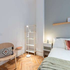 Privé kamer te huur voor € 600 per maand in Turin, Piazza Giosuè Carducci