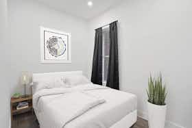 Отдельная комната сдается в аренду за $1,249 в месяц в Brooklyn, Nostrand Ave
