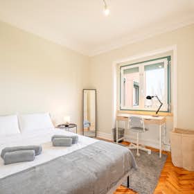Private room for rent for €695 per month in Lisbon, Avenida João XXI