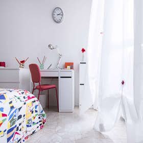 Pokój prywatny do wynajęcia za 715 € miesięcznie w mieście Sesto San Giovanni, Via Damiano Chiesa