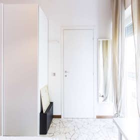 Private room for rent for €865 per month in Milan, Via Moncalvo