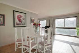 Apartment for rent for €1,767 per month in Paris, Rue des Jardiniers