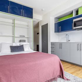 单间公寓 正在以 $1,874 的月租出租，其位于 Seattle, NW 57th St