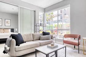 Appartamento in affitto a $5,216 al mese a Long Beach, W 3rd St
