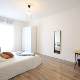 Cameră privată de închiriat pentru 490 EUR pe lună în Modena, Via Giuseppe Soli