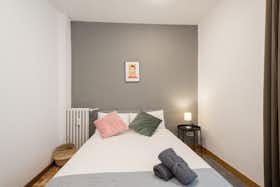 Private room for rent for €745 per month in Madrid, Calle de Ayala