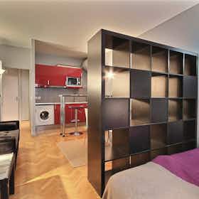 Studio for rent for €1,406 per month in Paris, Rue de la Cour des Noues