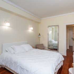 Private room for rent for €850 per month in Lisbon, Rua Jorge Castilho