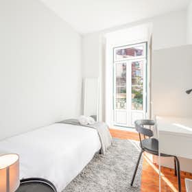 Private room for rent for €720 per month in Lisbon, Escadinhas da Saúde
