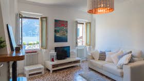 公寓 正在以 €1,188 的月租出租，其位于 Argegno, Via Cacciatori delle Alpi