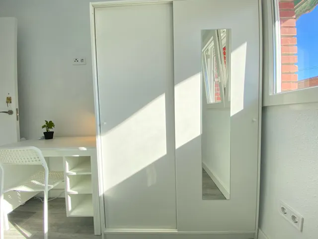 Private room in Calle de Encarnación Oviol, Madrid (1458171) room image 2
