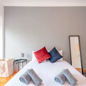 Private room for rent for €550 per month in Lisbon, Alameda das Linhas de Torres
