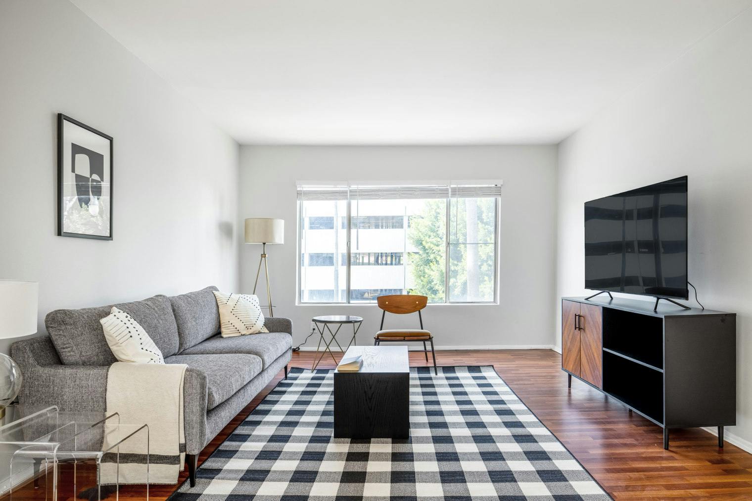 Apartamento en alquiler por $4,922 al mes en Beverly Hills, N Crescent Dr