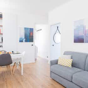 Квартира за оренду для 1 508 EUR на місяць у Como, Via Luigi Dottesio