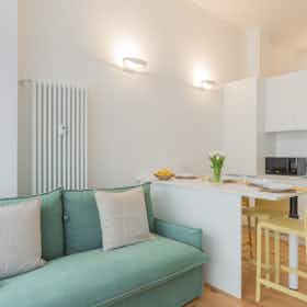 Wohnung zu mieten für 1.511 € pro Monat in Como, Via dei Partigiani