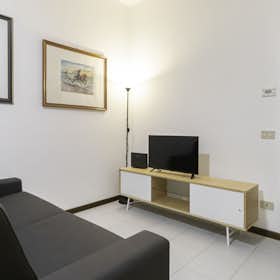Apartment for rent for €2,030 per month in Milan, Via Cesare da Sesto
