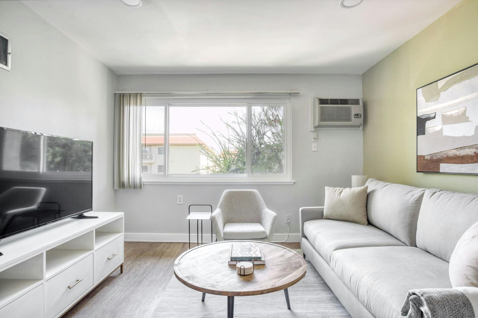 Appartement à louer pour $2,611/mois à Los Angeles, Lindley Avenue