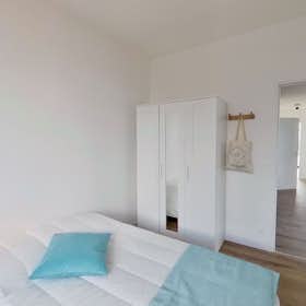 Privé kamer for rent for € 695 per month in Asnières-sur-Seine, Avenue Sainte-Anne