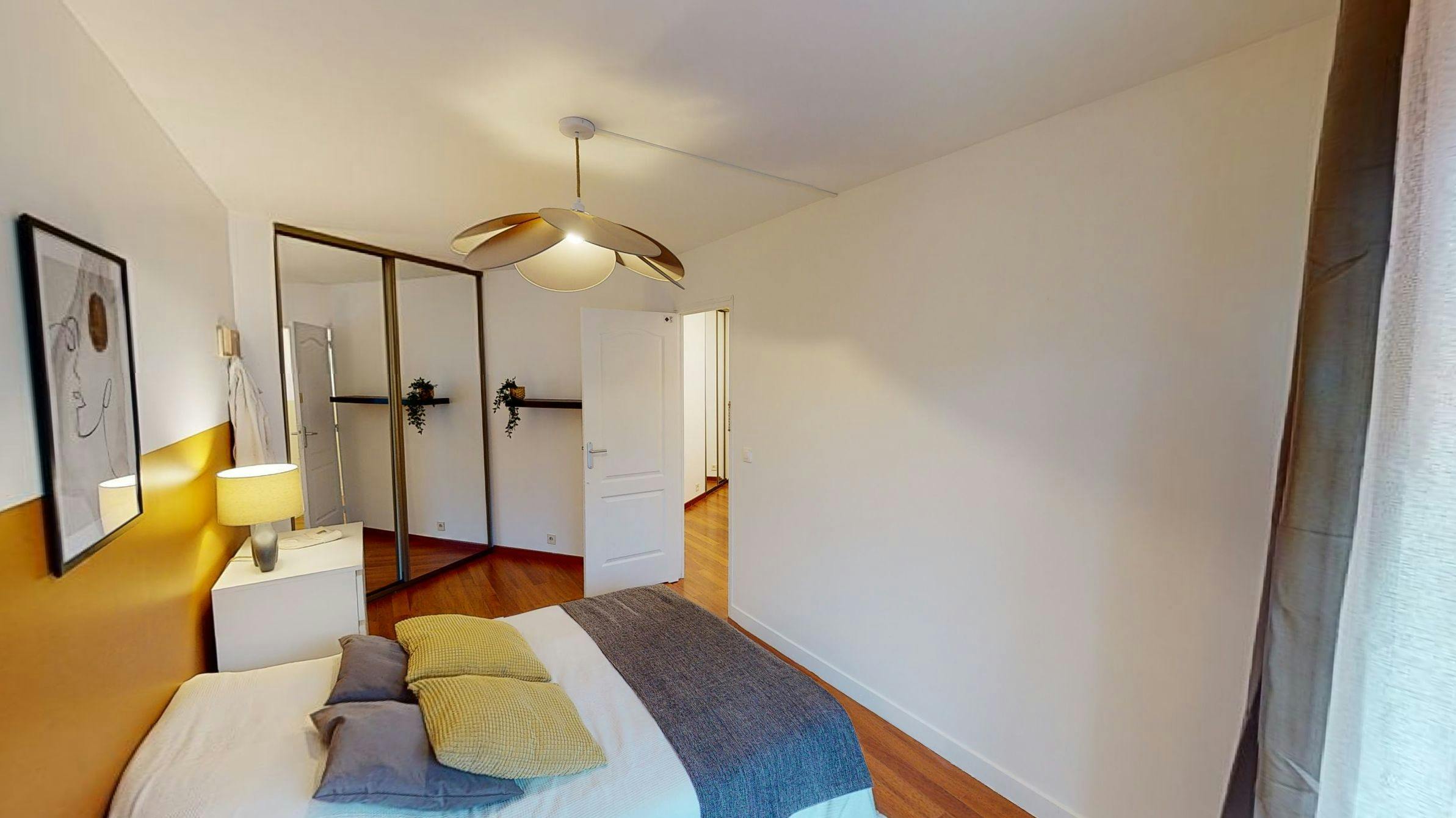 Private room for rent on Avenue de Versailles, Paris - Vue 3
