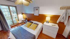 Private room for rent for €898 per month in Paris, Avenue de Versailles
