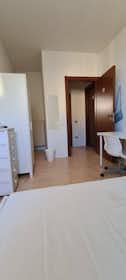 Pokój prywatny do wynajęcia za 420 € miesięcznie w mieście Vicenza, Via Francesco Baracca