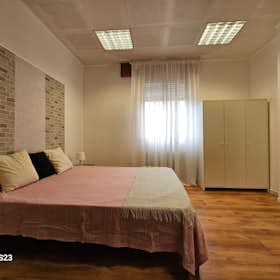 Отдельная комната сдается в аренду за 420 € в месяц в Vicenza, Viale Trento