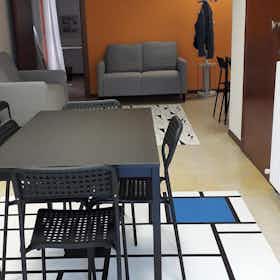 Отдельная комната сдается в аренду за 420 € в месяц в Vicenza, Viale Trento