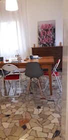 Habitación privada en alquiler por 310 € al mes en Vicenza, Via Bruno Brandellero