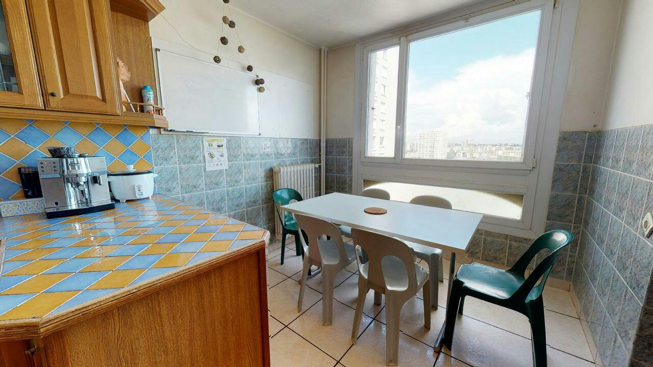 Private room for rent on Rue Philippe Fabia, Lyon - Plus