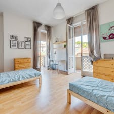 Mehrbettzimmer for rent for 450 € per month in Milan, Corso di Porta Romana