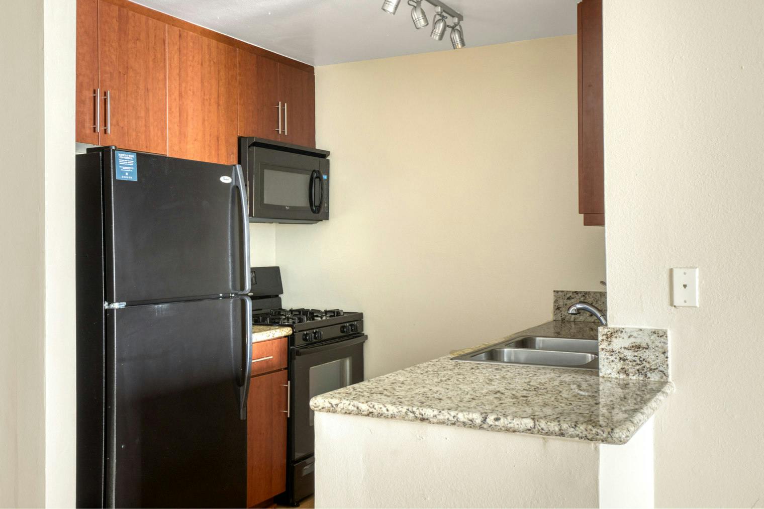 Apartment Burbank, 2 beds — photo 7