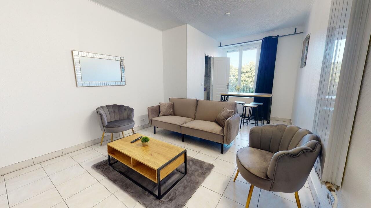 Private room for rent on Rue Claude Deverchère, Saint-Étienne - Vista 5