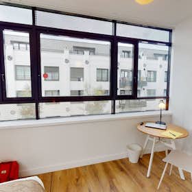 Privé kamer for rent for € 712 per month in Asnières-sur-Seine, Avenue Sainte-Anne