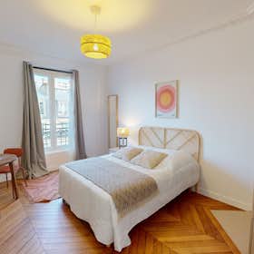 Private room for rent for €730 per month in Paris, Rue Chaligny