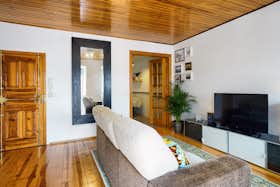 Apartment for rent for €2,357 per month in Lisbon, Rua da Cruz de Santa Apolónia