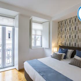 Apartment for rent for €2,500 per month in Lisbon, Rua João de Castilho