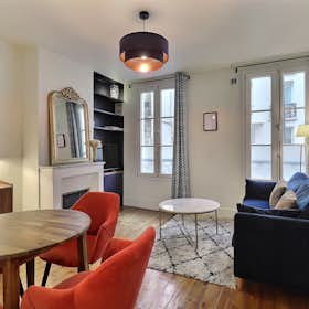Apartment for rent for €1,675 per month in Paris, Rue de Saussure