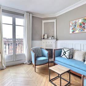 Apartment for rent for €1,908 per month in Paris, Rue des Bluets