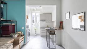 Appartement te huur voor € 1.343 per maand in Como, Via Indipendenza